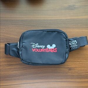 Disney VoluntEARS D23 2024 Belt Bag Fanny Pack Black Disney Parks Crossbody